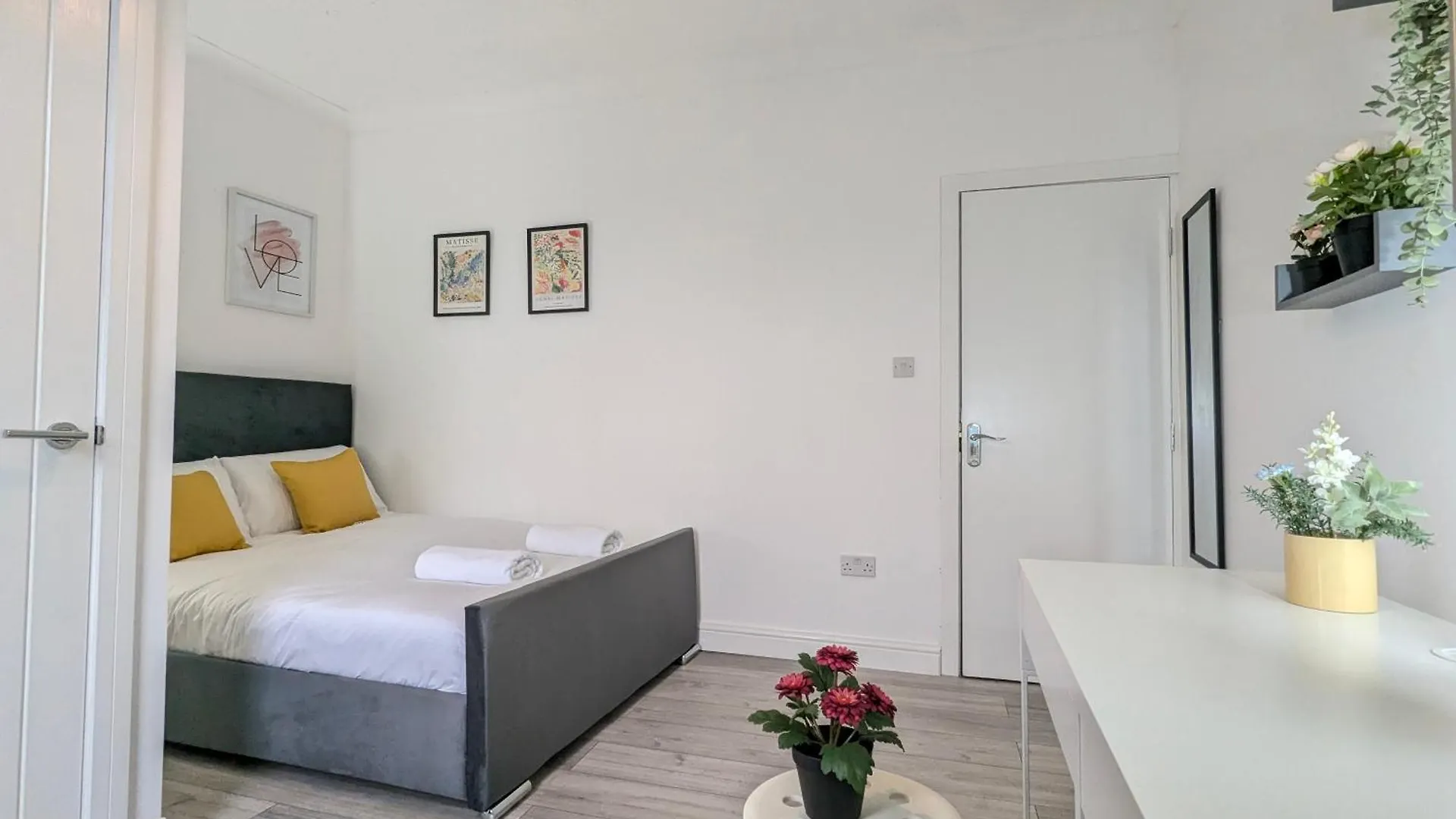 Prázdninový dům Modern Double Room W Private Bath & Free Parking York