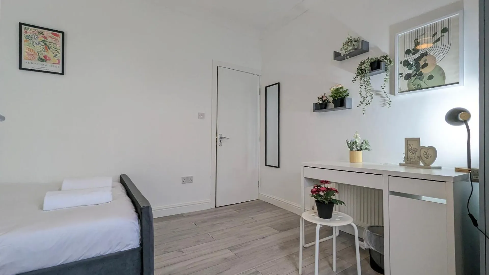 Modern Double Room W Private Bath & Free Parking York 0*,