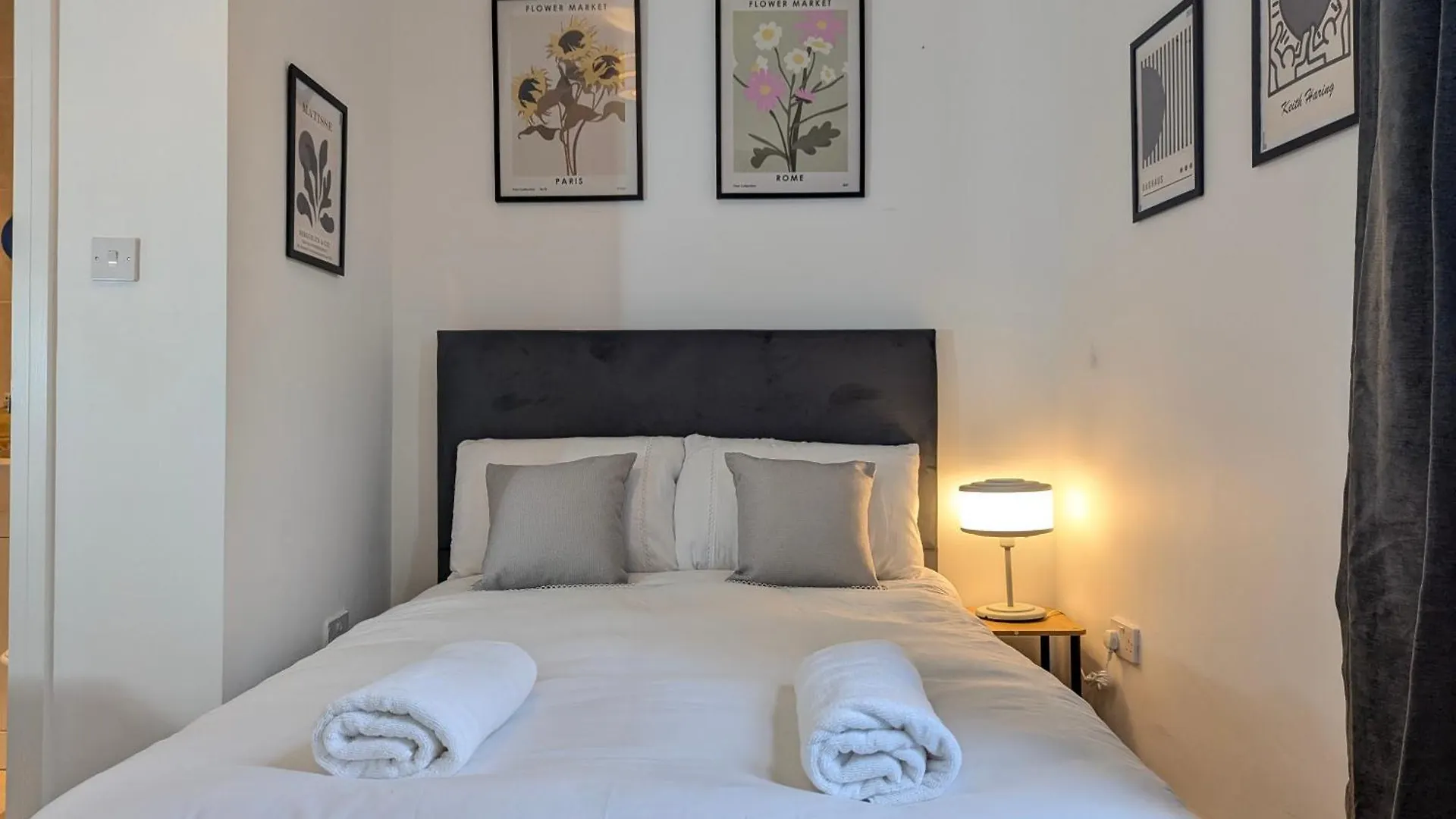 Modern Double Room W Private Bath & Free Parking Йорк Дом отдыха