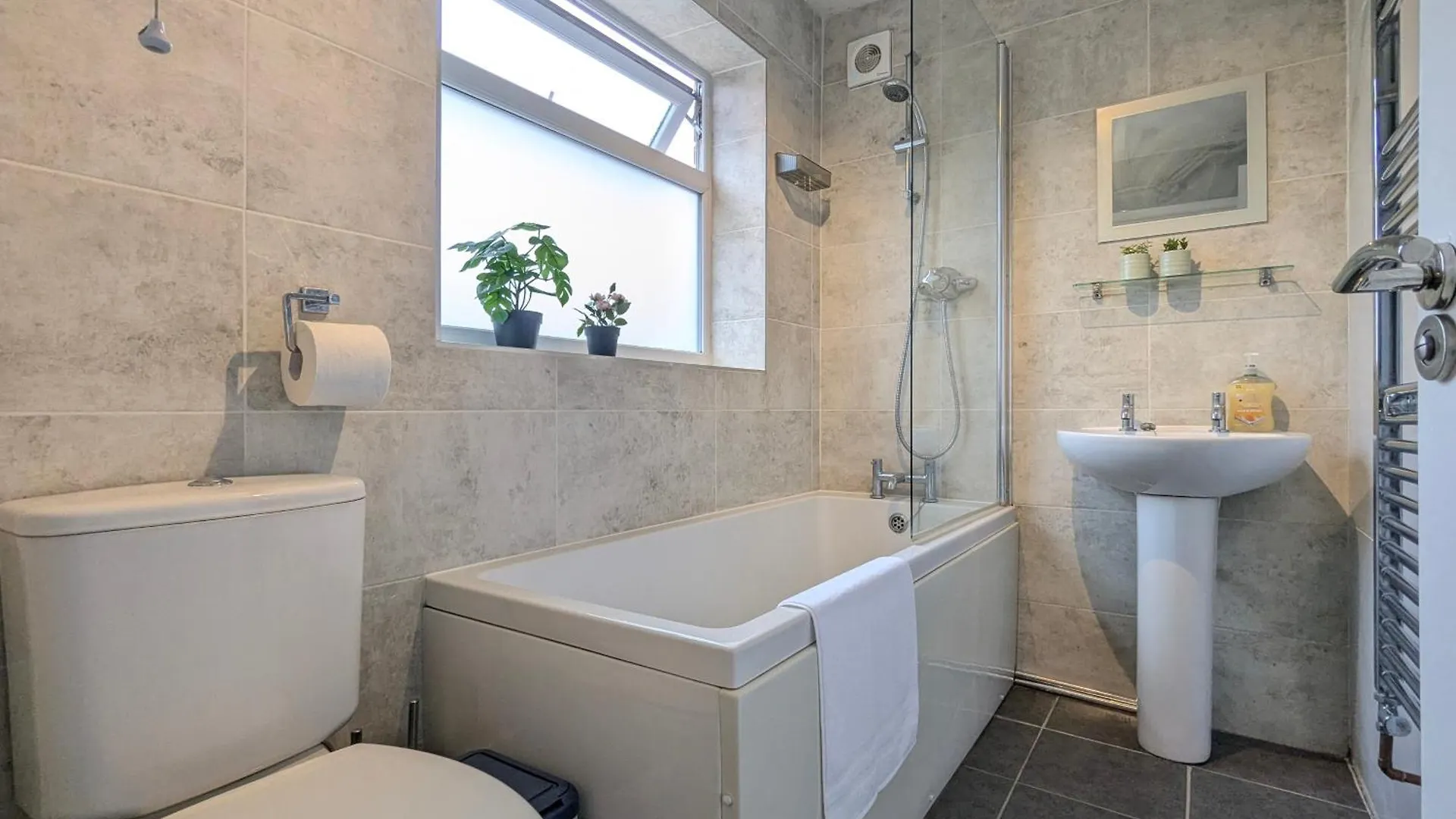 Modern Double Room W Private Bath & Free Parking Йорк Дом отдыха